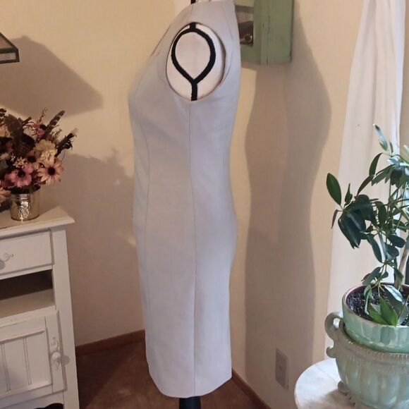 Tahari Knit Sheath. Professional. Light Academic. Normcore - Picture 5 of 13